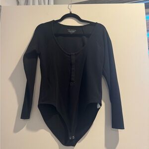 Good American Black Long Sleeve Ribbed Bodysuit Size 4 Snap Closure